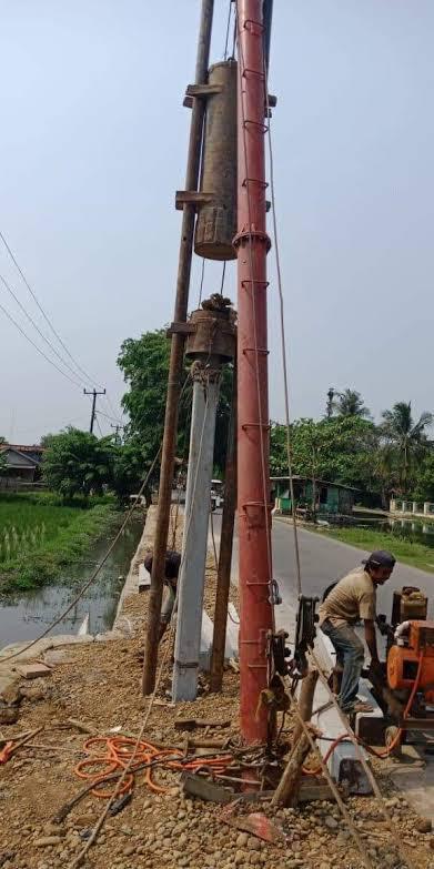tiang pancang beton Alat pancang labrang hammer CV Mandiri Jaya Beton
